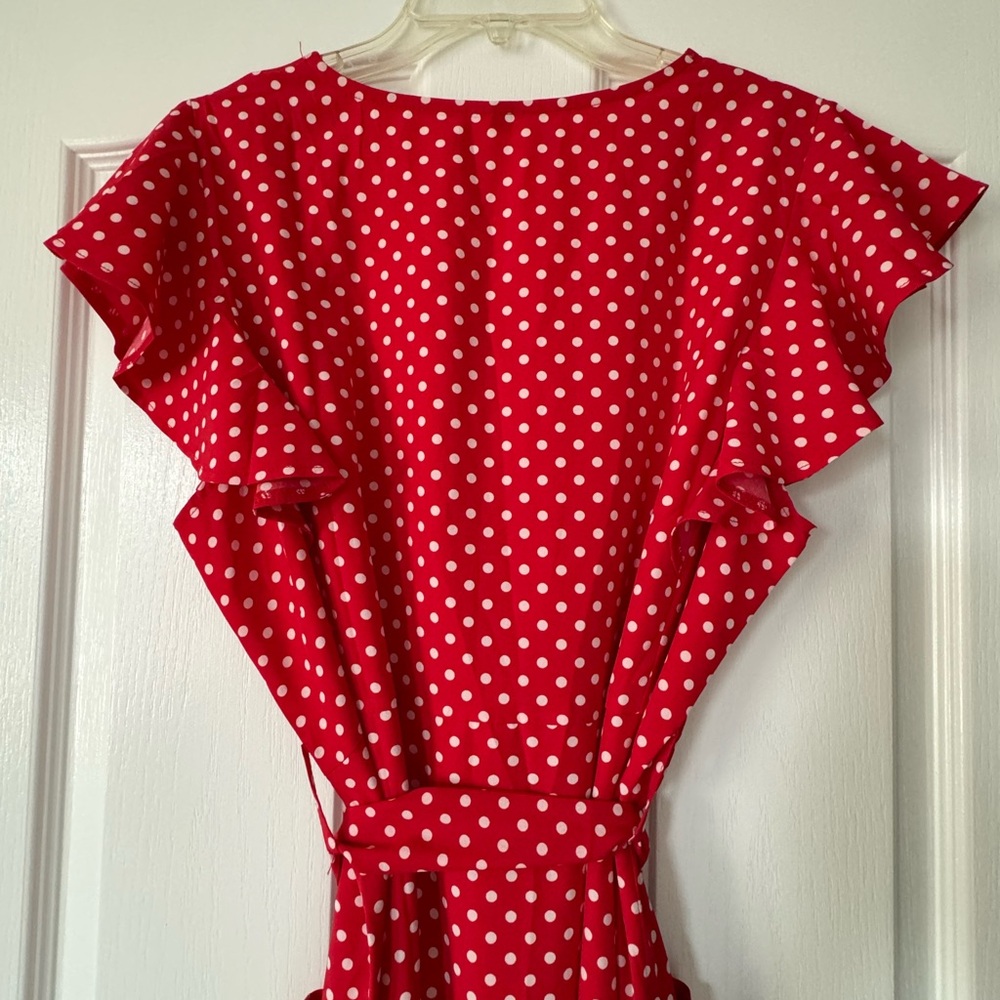 Red & White Light/Breezy Button Polka Dot Dress Size Large (ties around waist) - Picture 6 of 10
